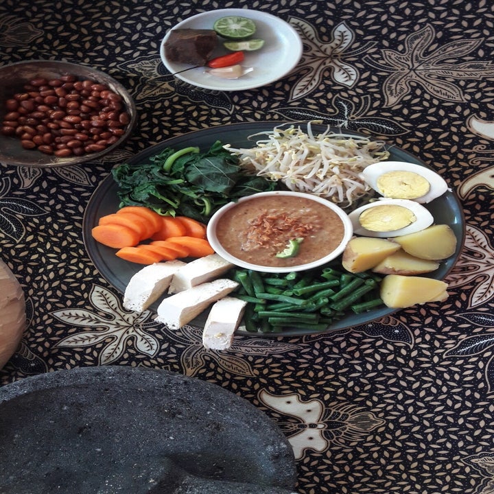 Gado-Gado (vegetables with peanut sauce)