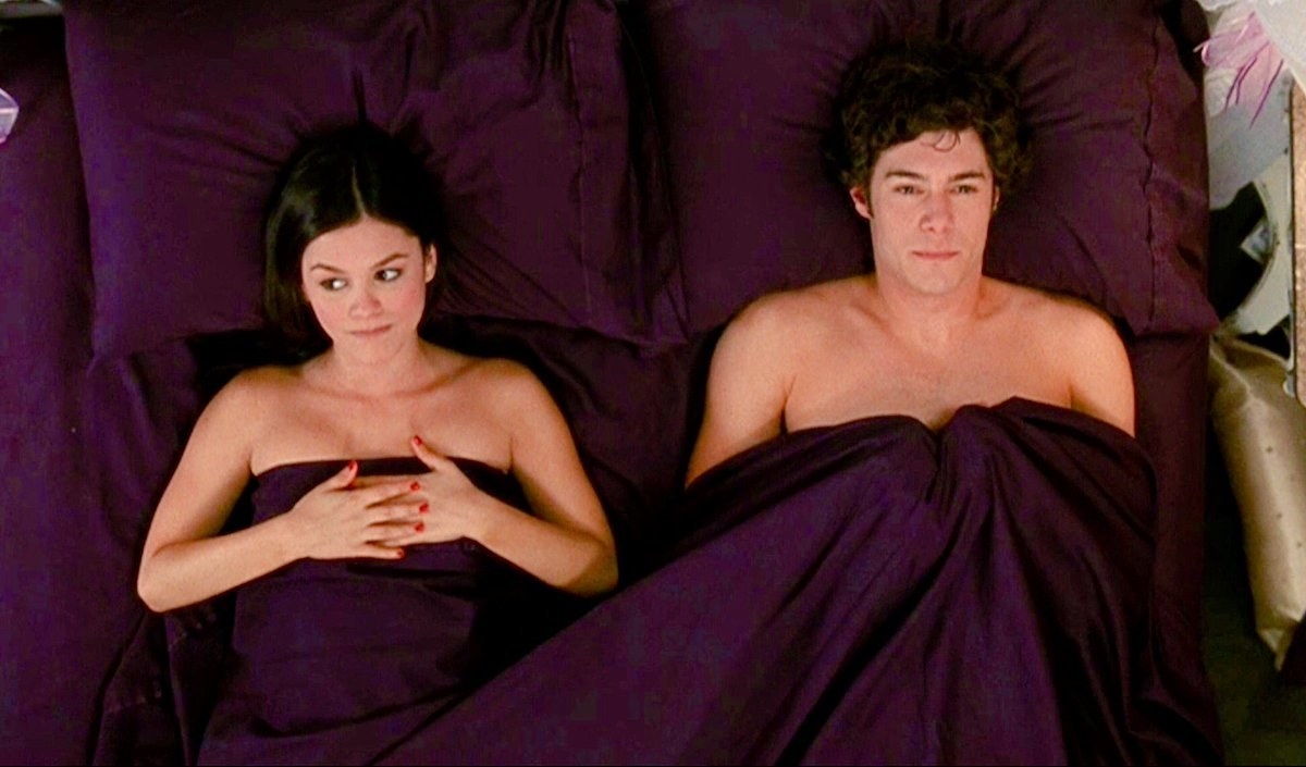 Seth and Summer awkwardly in bed on &quot;The O.C.&quot;