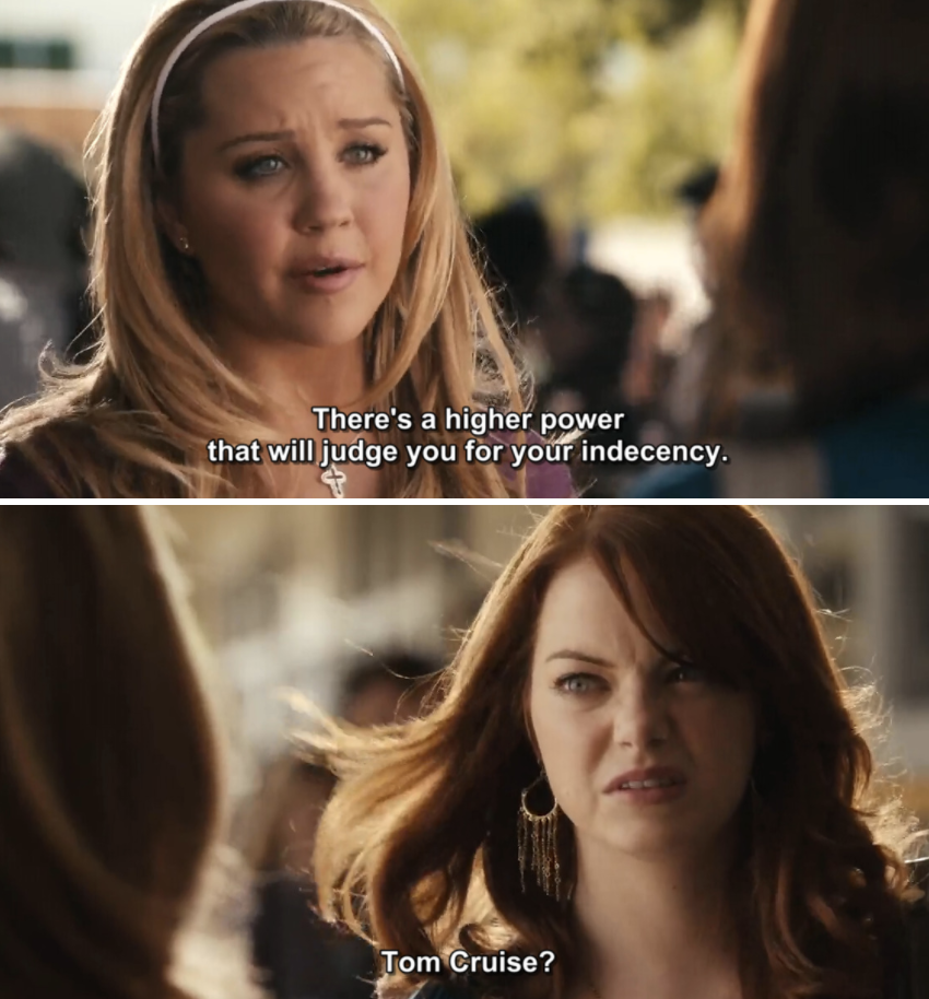 Amanda Bynes talking to Emma Stone&#x27;s character in Easy A