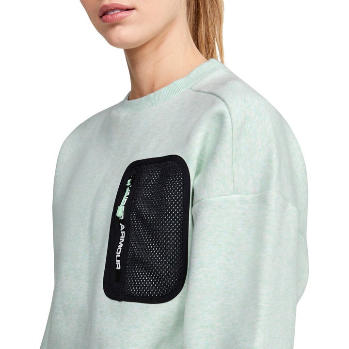 A close up of the pocket on the front of the sweat shirt
