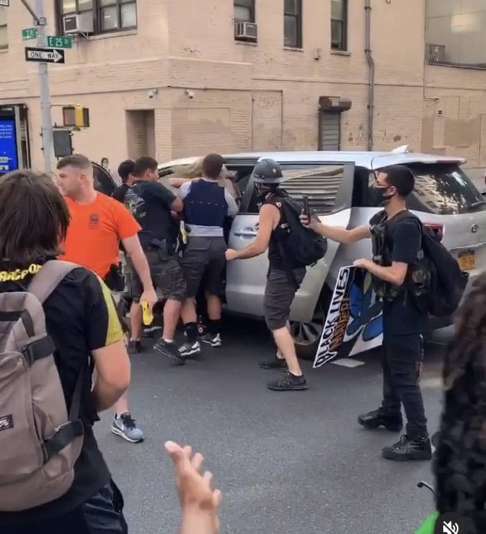 Video Nypd Taking Protester In An Unmarked Van