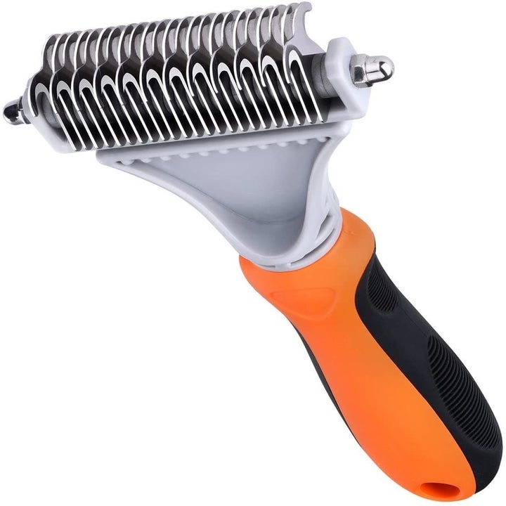 The grooming brush
