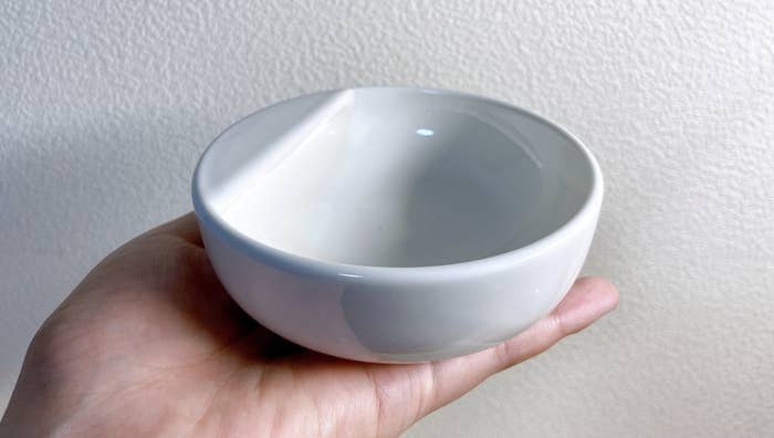 無印良品のオススメのグッズ「磁器ベージュ お玉おき」