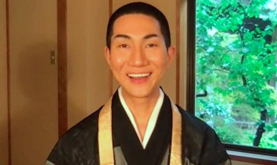 メイクをし ハイヒールをはいたお坊さんが 伝えたいこと 自分が好きな道で生きていい メイクをし ハイヒールをはいたお坊さんが 伝えたいこと 自分が好きな道で生きていい
