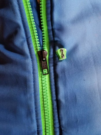 Reviewer's fixed zipper on a jacket 