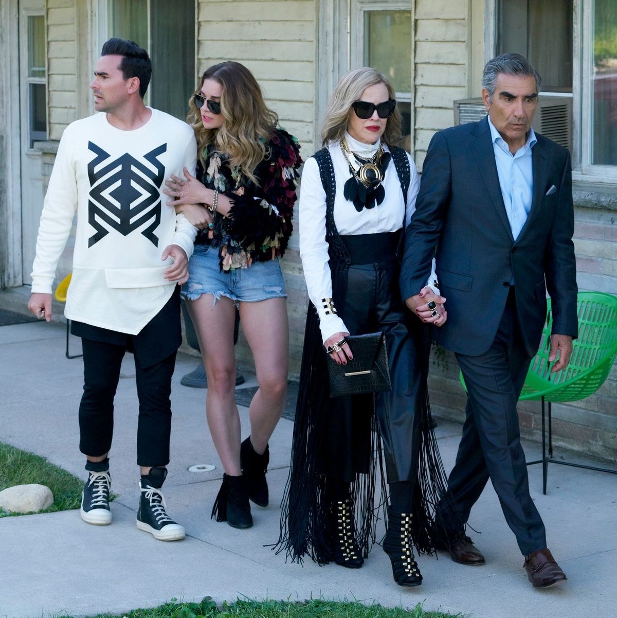 The Rose family walks around Schitt&#x27;s Creek for the first time in disgust