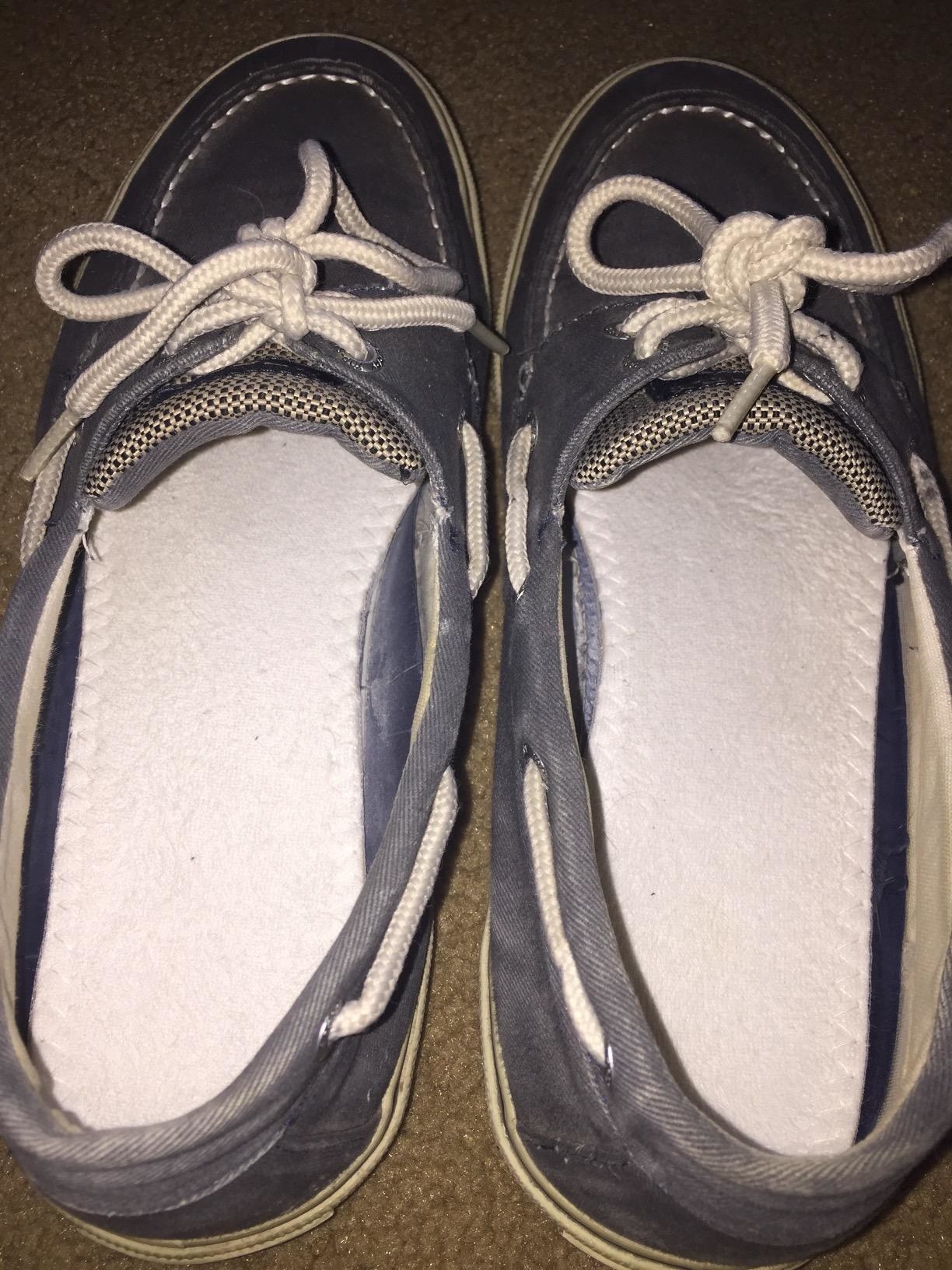 Reviewer photo of the inserts in their Sperry boat shoes