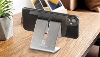 The same holder pivoted so it holds the phone horizontally, too 
