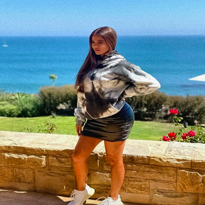 Khloe Kardashian Looks Like Kylie Jenner In Her New Instagram Post