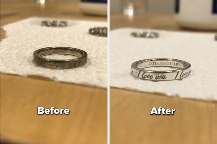 to the left: a very tarnished ring, to the right: the same ring in clean silver