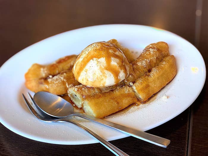 美味しいに決まってるじゃん バーミヤンの 黒蜜きなこ揚げパンアイス にほっぺた落ちた