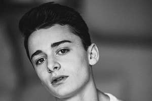 This has nothing to do with the quiz i just love noah schnapp and this is the only picture out of the millions that i have tried worked in the thumbnail