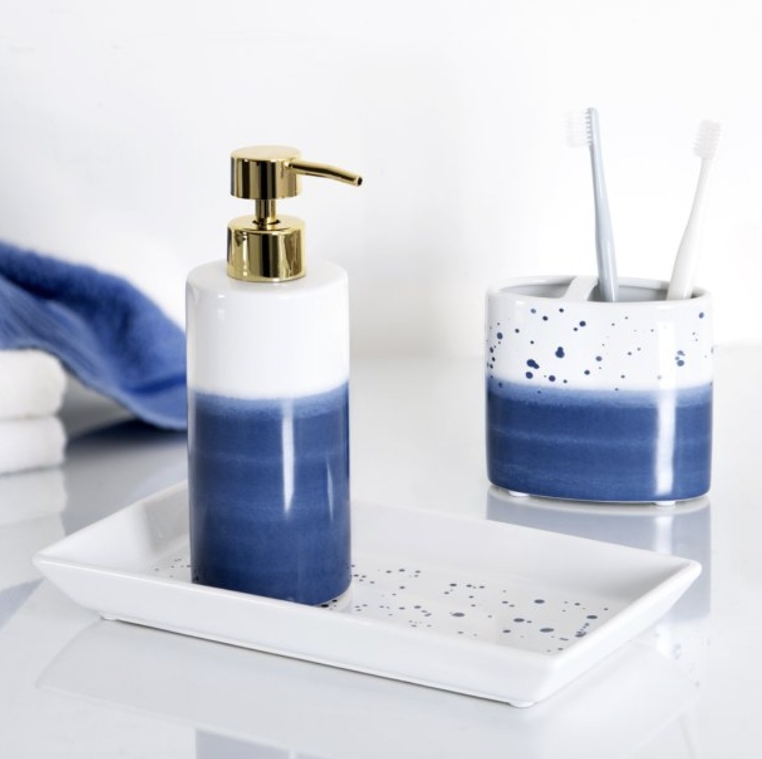 The blue and white speckled and ombré bath accessory set 