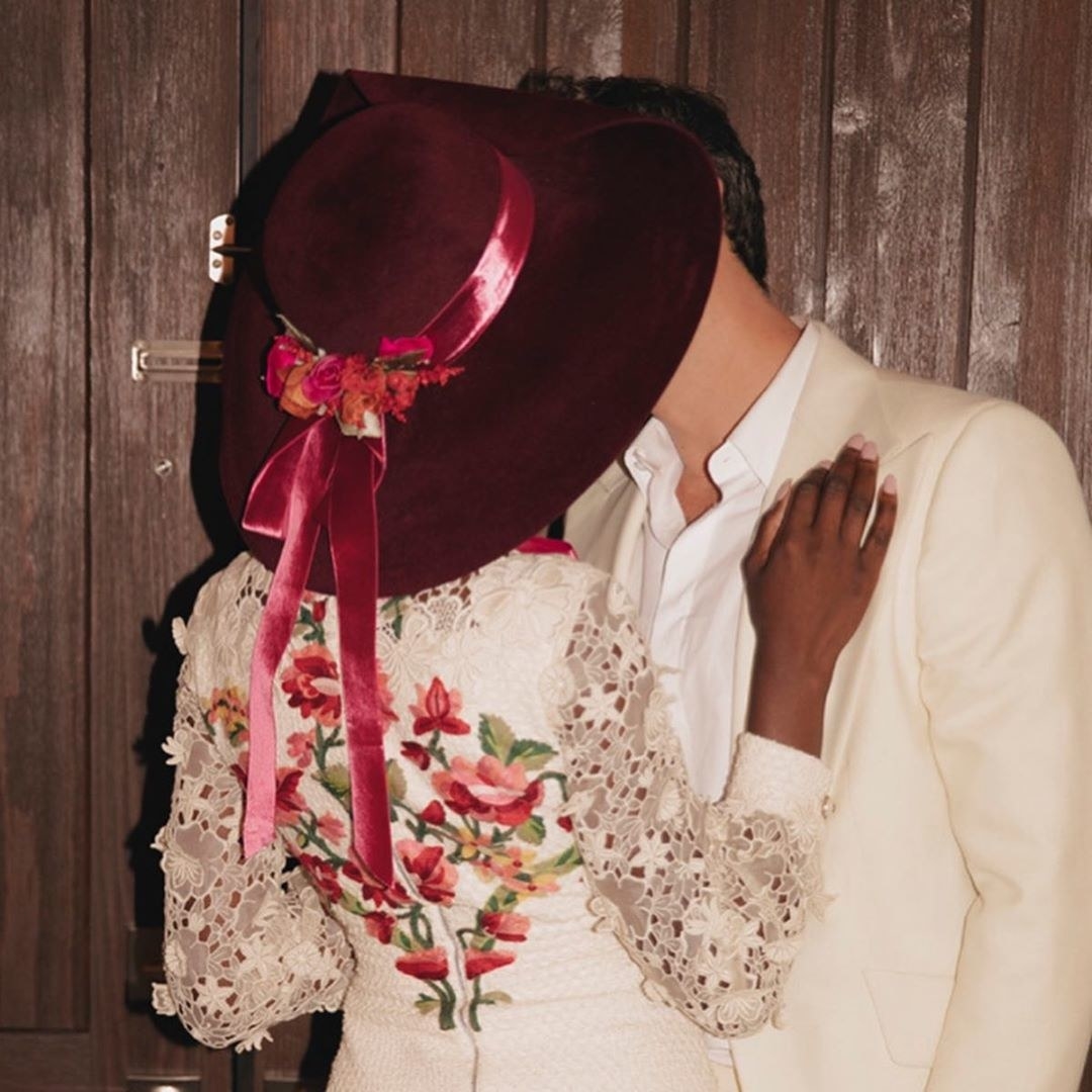 Jodie Turner-Smith and Joshua Jackson embracing in a kiss