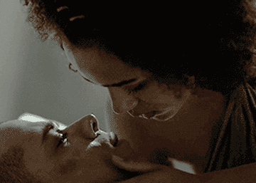 Missandei and Grey Worm kissing