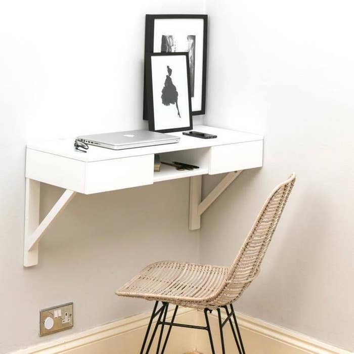 28 Desks For Small Spaces