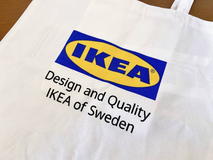 Ikeaさん 太っ腹 599円の ロゴ入りトートバッグ がヘビロテしちゃうかわいさです