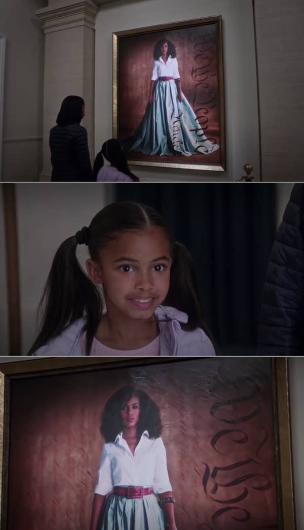 4. Two little girls gazed at Olivia Pope's portrait in the gallery with admiration and hope in Scandal.