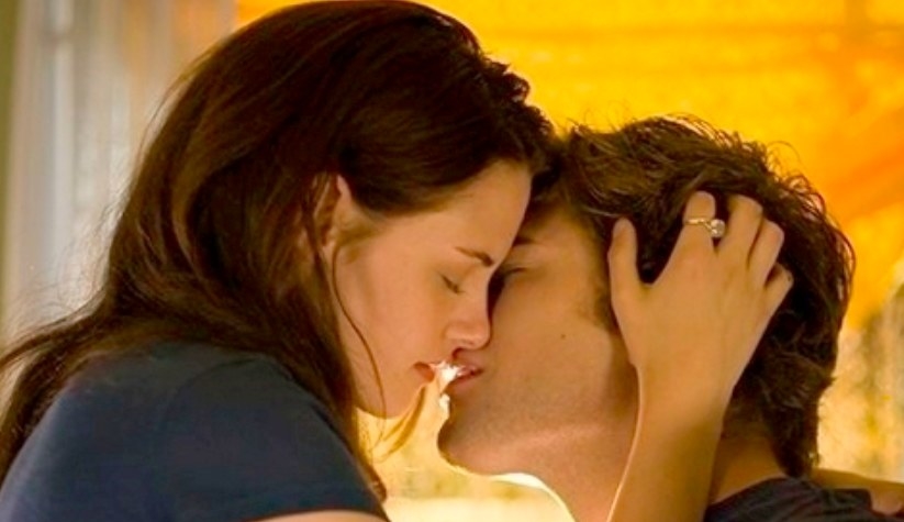 Edward and Bella almost kissing in Twilight