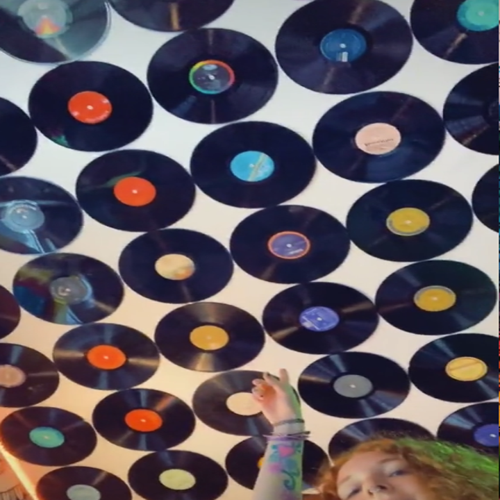 This Artist S Room Tour Went Viral On Tiktok Because Her Decor Is A Trip See how to make the increasingly viral tiktok cloud wall on your own! room tour went viral on tiktok because