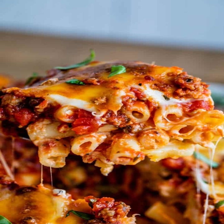 A big scoop of baked ziti.