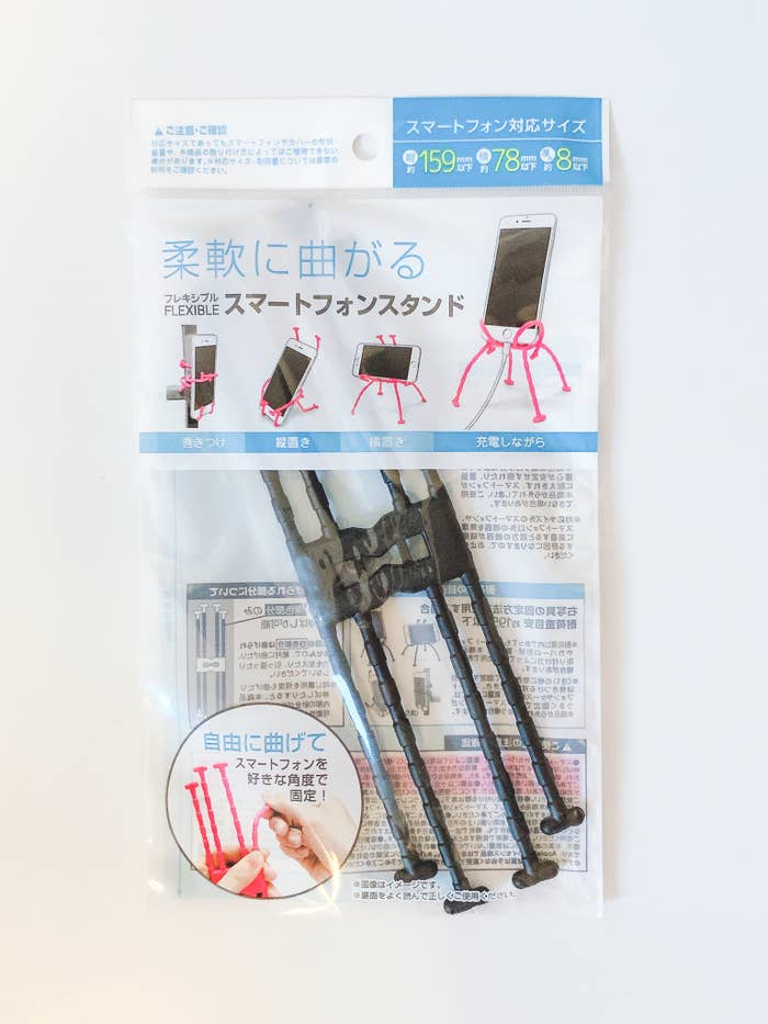 使い方は無限大 セリアの スマホスタンド が驚きの有能さだった