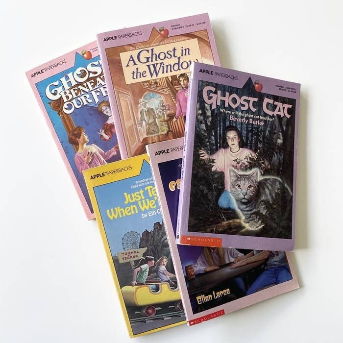 A set of five Apple Paperbacks. 