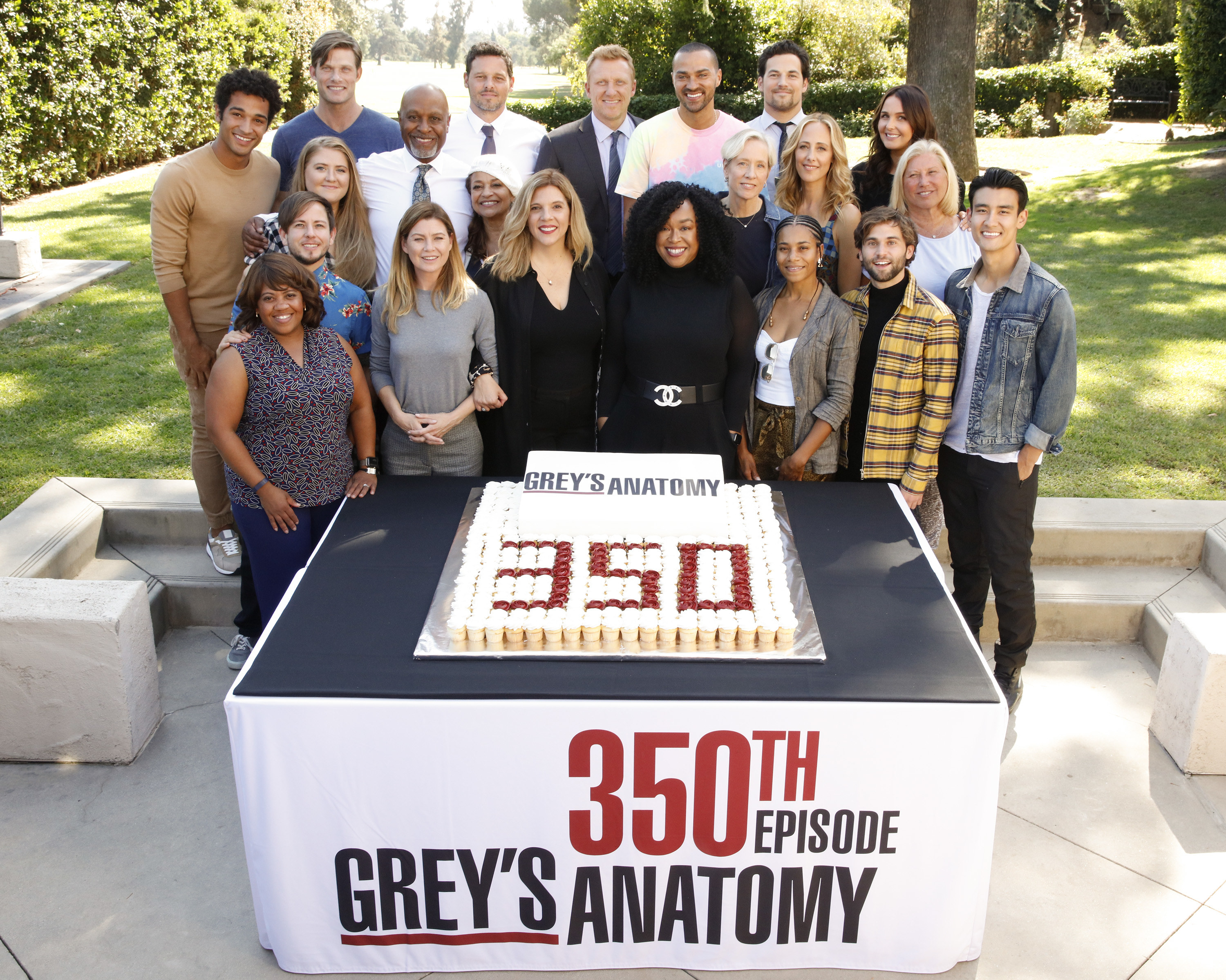 The cast of &quot;Grey&#x27;s Anatomy,&quot; Shonda Rhimes, and Krista Vernoff celebrating 350 episodes