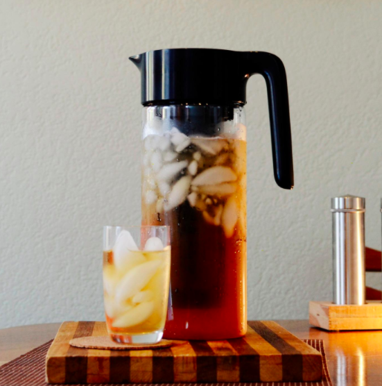 Reviewer uses clear airtight cold brew  container to make iced tea