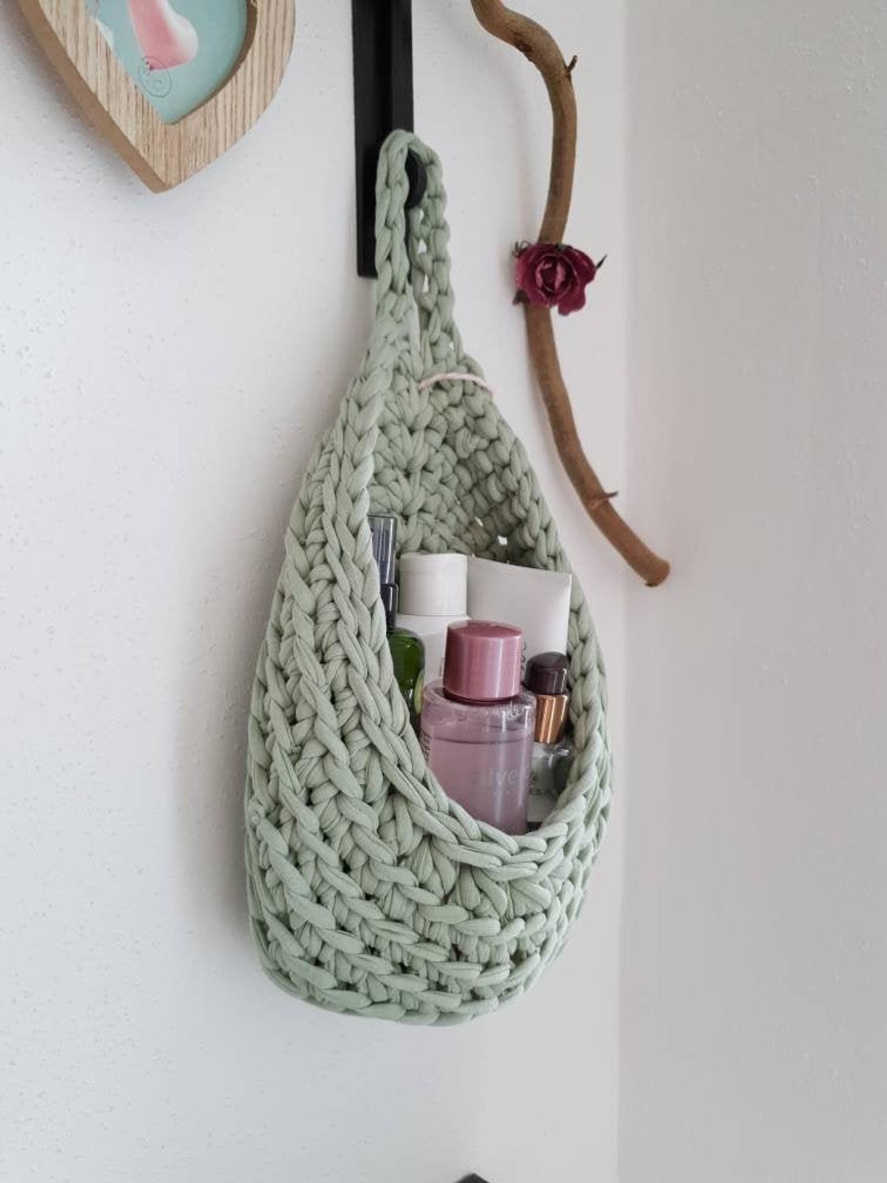 The knit hanging basket