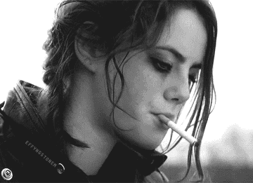 Effy smoking on Skins