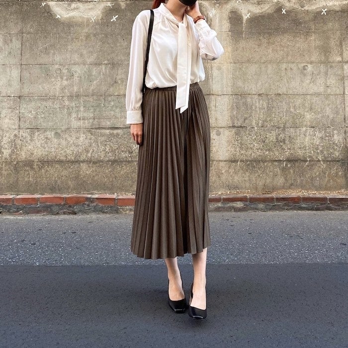 デザインが美しすぎる…！ユニクロの「洗えるプリーツスカート」がめっちゃ優秀なんです