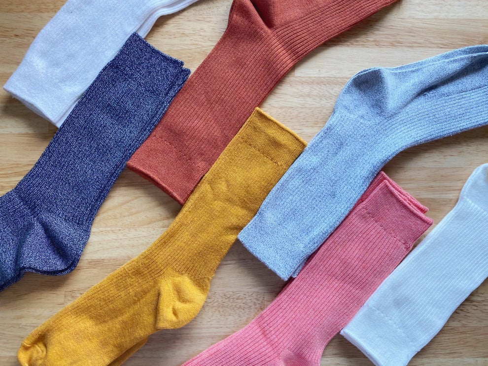 ユニクロさん 恐れ入りました 290円ソックス にまさか50色もカラバリがあるなんて