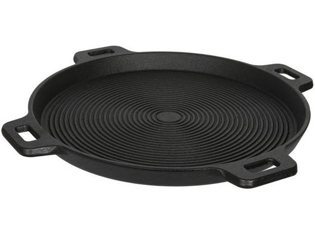 The pizza pan with four handles