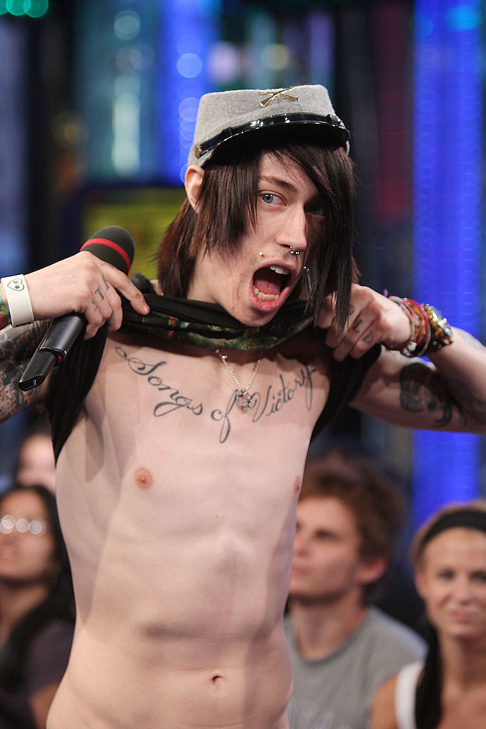 Trace Cyrus shirtless at TRL