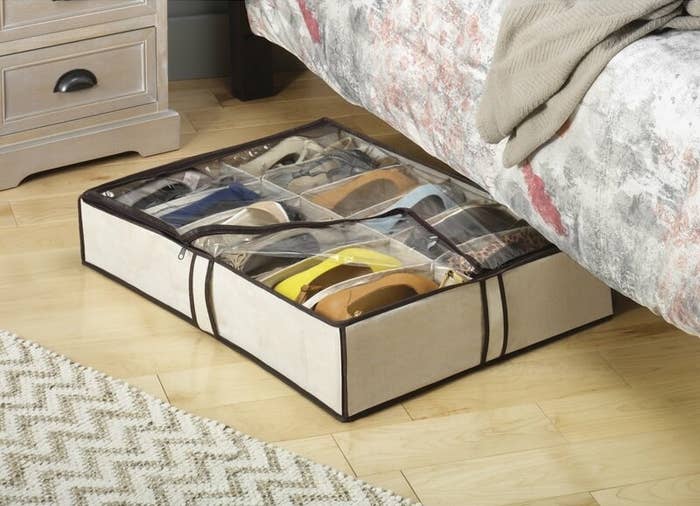 The storage bag used to organize shoes under bed