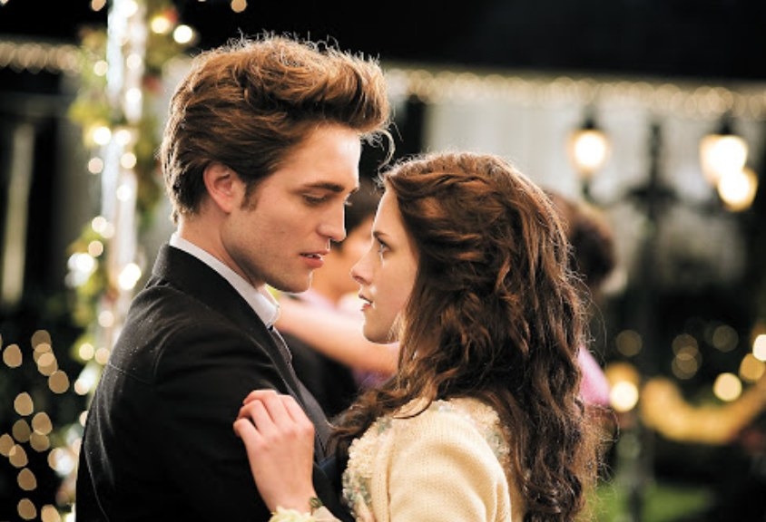 Still from Twilight: Edward and Bella dancing at prom