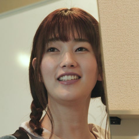 今でも男だと思っている という父の言葉 彼女が すっぴんの自分 で伝えたかったこと