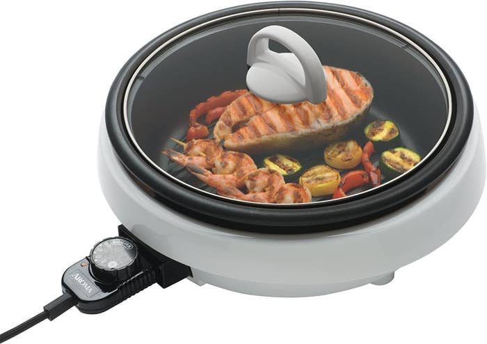 Review of the AROMA Dual Compartment 1500W Hotpot. Is it WORTH IT