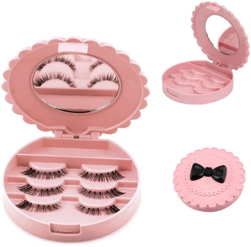 pink compact-like organizer that&#x27; hold three pairs of eyelashes