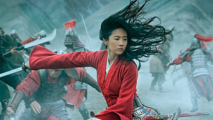 Mulan fighting while in a battle