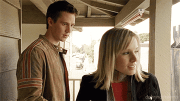 Logan and Veronica&#x27;s first kiss on &quot;Veronica Mars&quot;