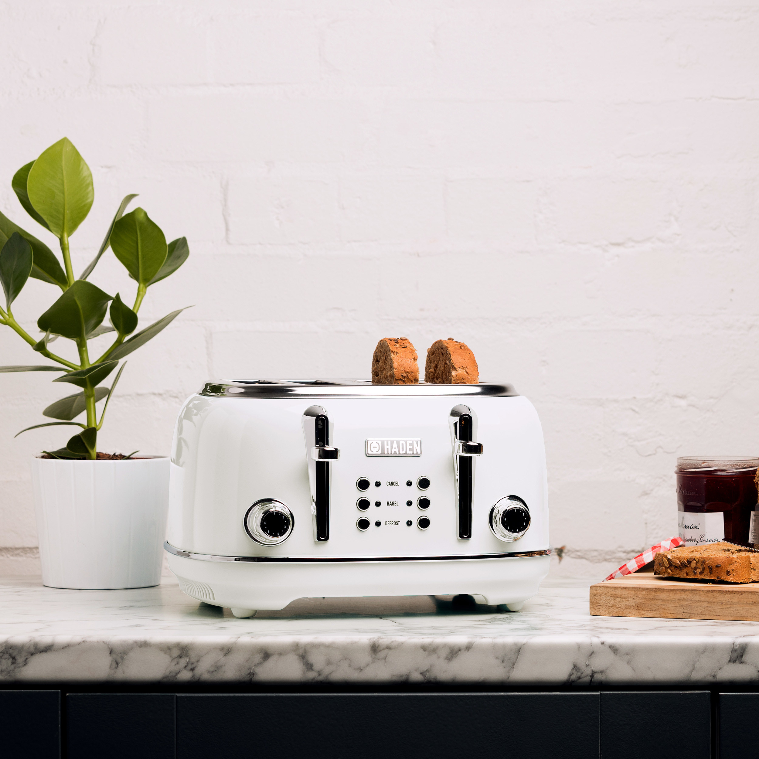 The toaster in white, featuring a retro design