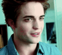 GIF of Robert Pattinson as Edward Cullen in Twilight