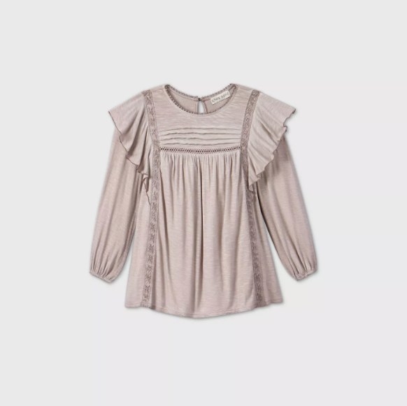 The grey blouse with crochet details