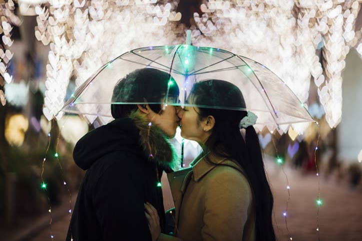 キスシーンは 発熱者が出たらどうする 私たちの日常生活でも役立つ 映画撮影現場の新型コロナ対策 キスシーンは 発熱者が出たらどうする 私たちの日常生活でも役立つ 映画撮影現場の新型コロナ対策