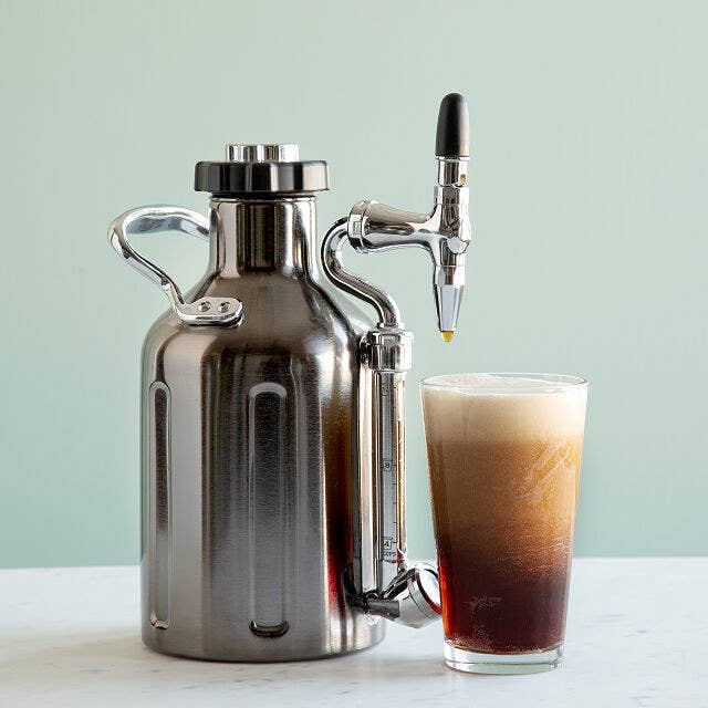 Stainless steel cold brew maker with curved spout 