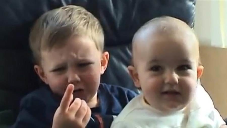 Charlie – a baby – bit his big brother&#x27;s finger
