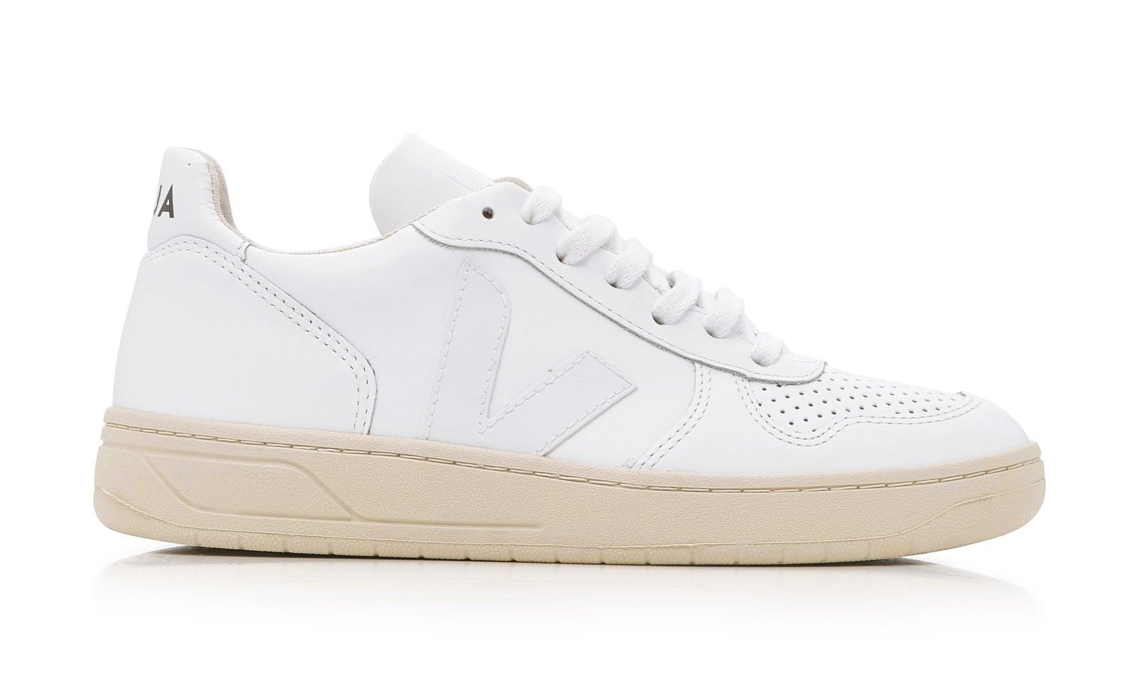 the white sneakers with white laces