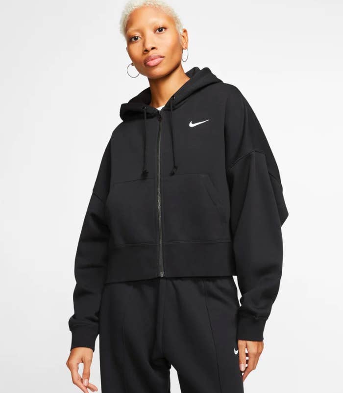 21 Bestsellers From Nike That Are Popular For A Reason